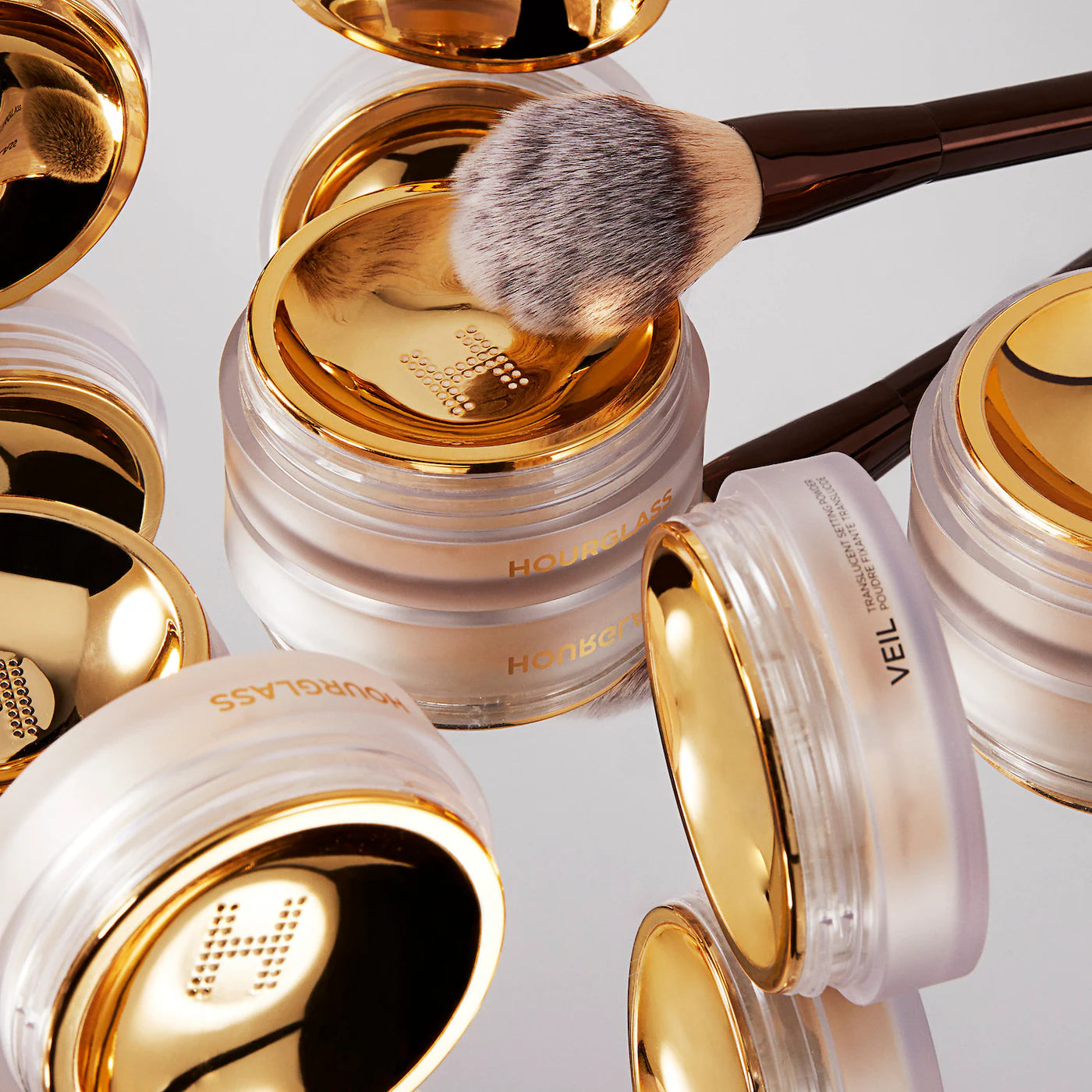 Veil Powder Brush - Hourglass